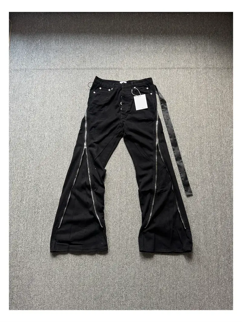 Ro Original Five-Star Ribbon Flared Jeans Black