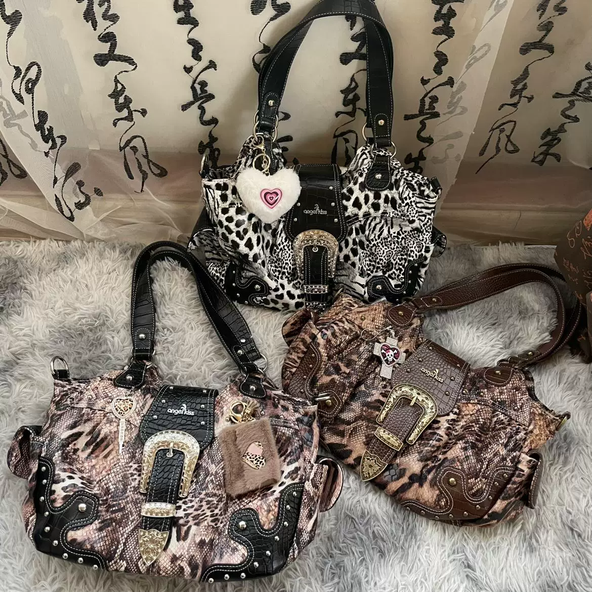 Three crooked angels covering ancient vintage crossbody leopard print millennium spicy girl European and American street wasteland style cross-border armpit bag