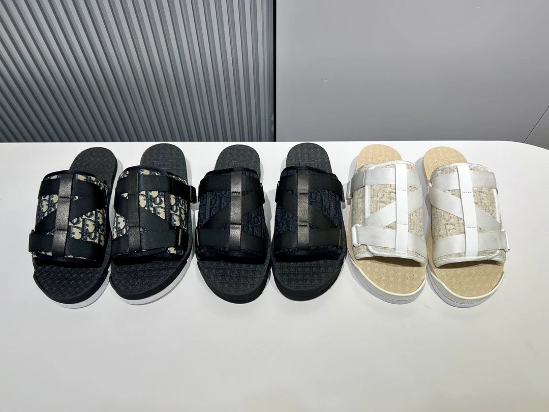 Dior Oblique Slides