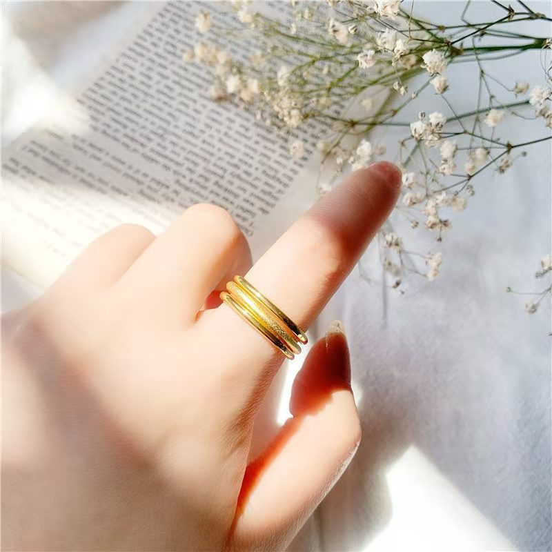 18K Matte Gold Ring for Women, Unique and Trendy Titanium Steel Ultra-Thin Internet Celebrity Plain Band, Gold-Plated Fresh Geometric Design