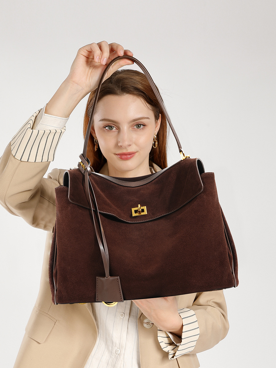 Autumn and Winter Large Capacity Cross-border Crossbody Women's Bag Genuine Leather High-end Underarm Suede New Hand Tote Bag