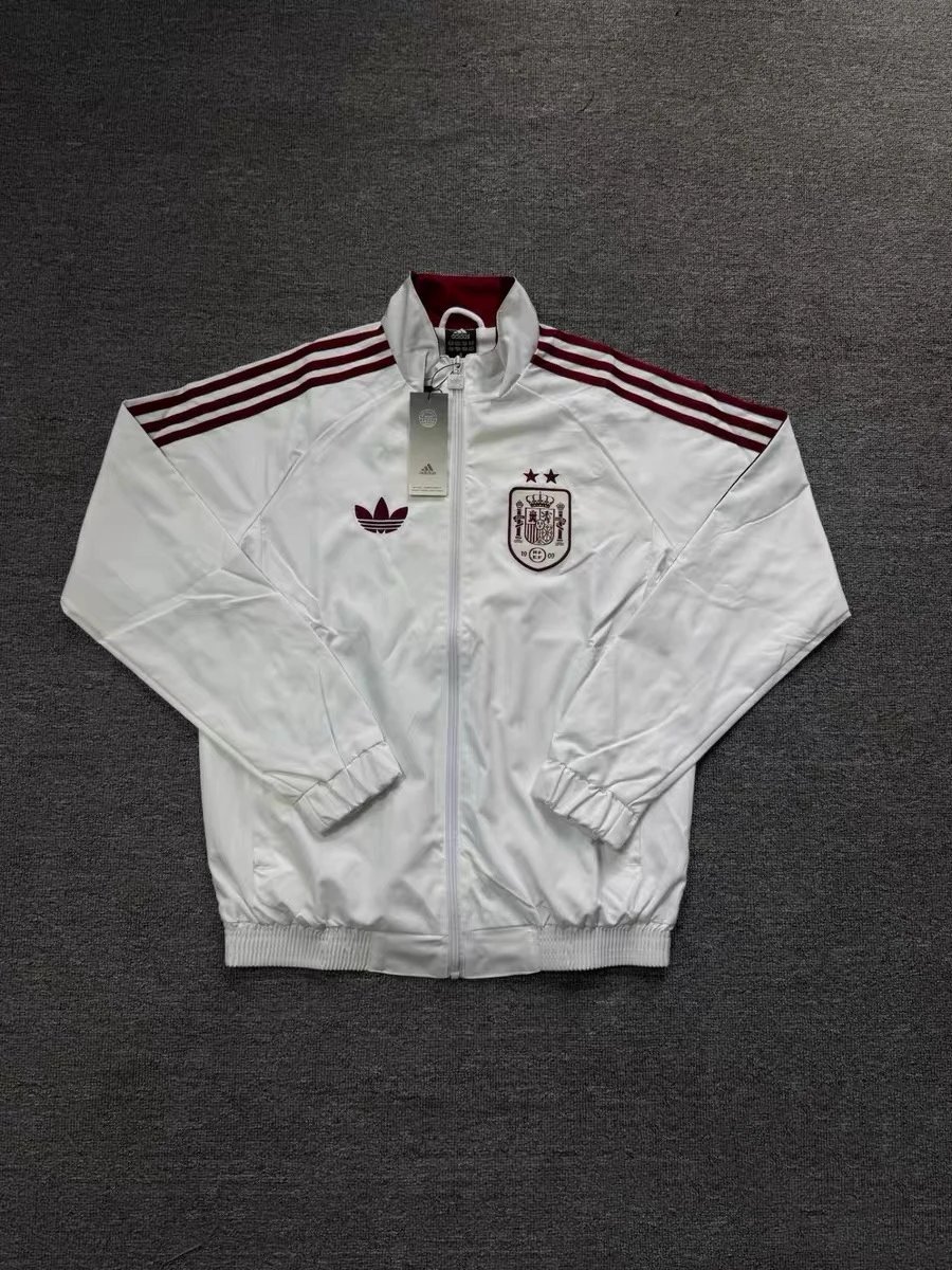 [Top Version] Adidas Adidas Classic Spanish Training Coat Jacket, White Body with Red Three Bars, Embroidered Spanish Team Logo on Chest!