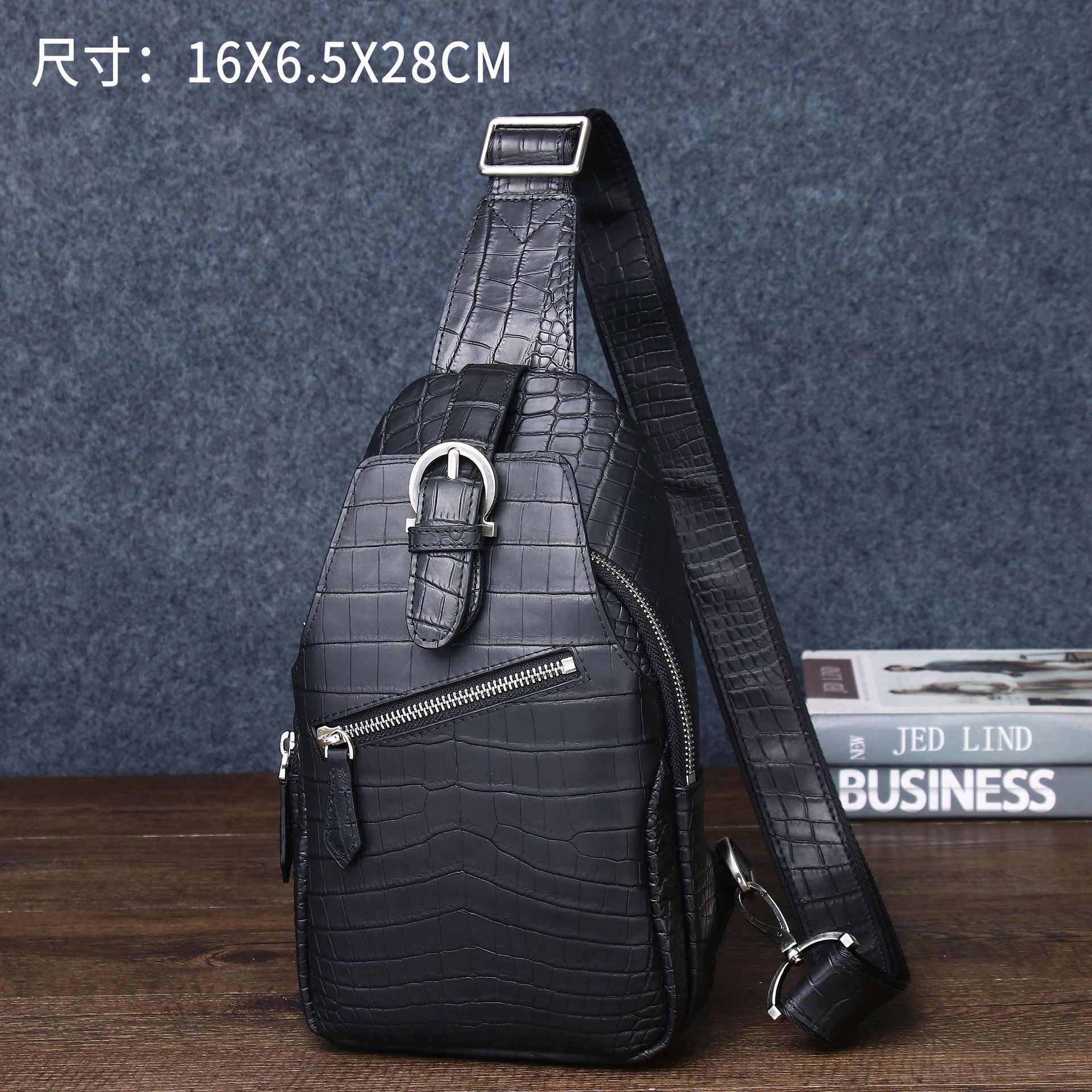 Fog crocodile belly pattern men's chest bag multi-functional chest bag outdoor fashion Crossbody Bag Men's bag fashion factory wholesale