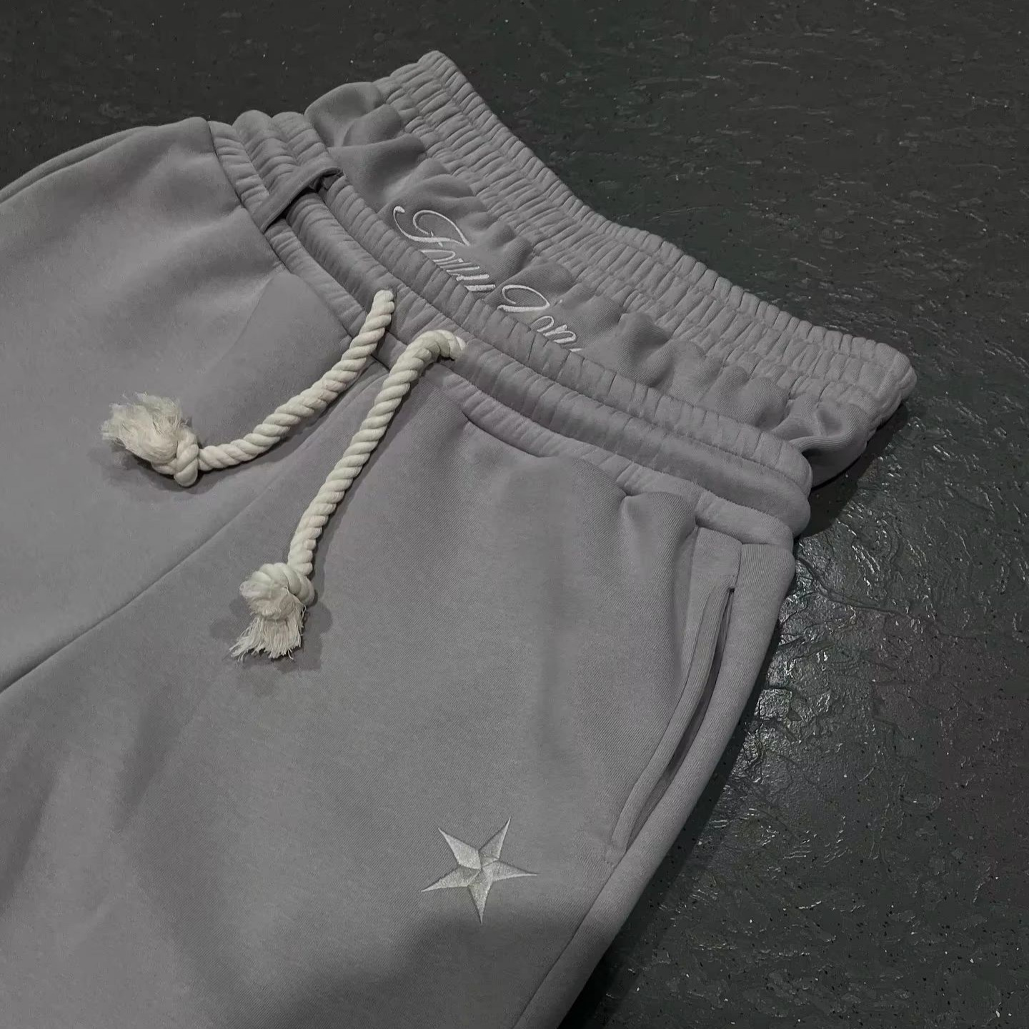 Cross-border 2025 new popular double waist five-pointed star embroidery couples simple casual fake two-piece wide-legged pants wholesale