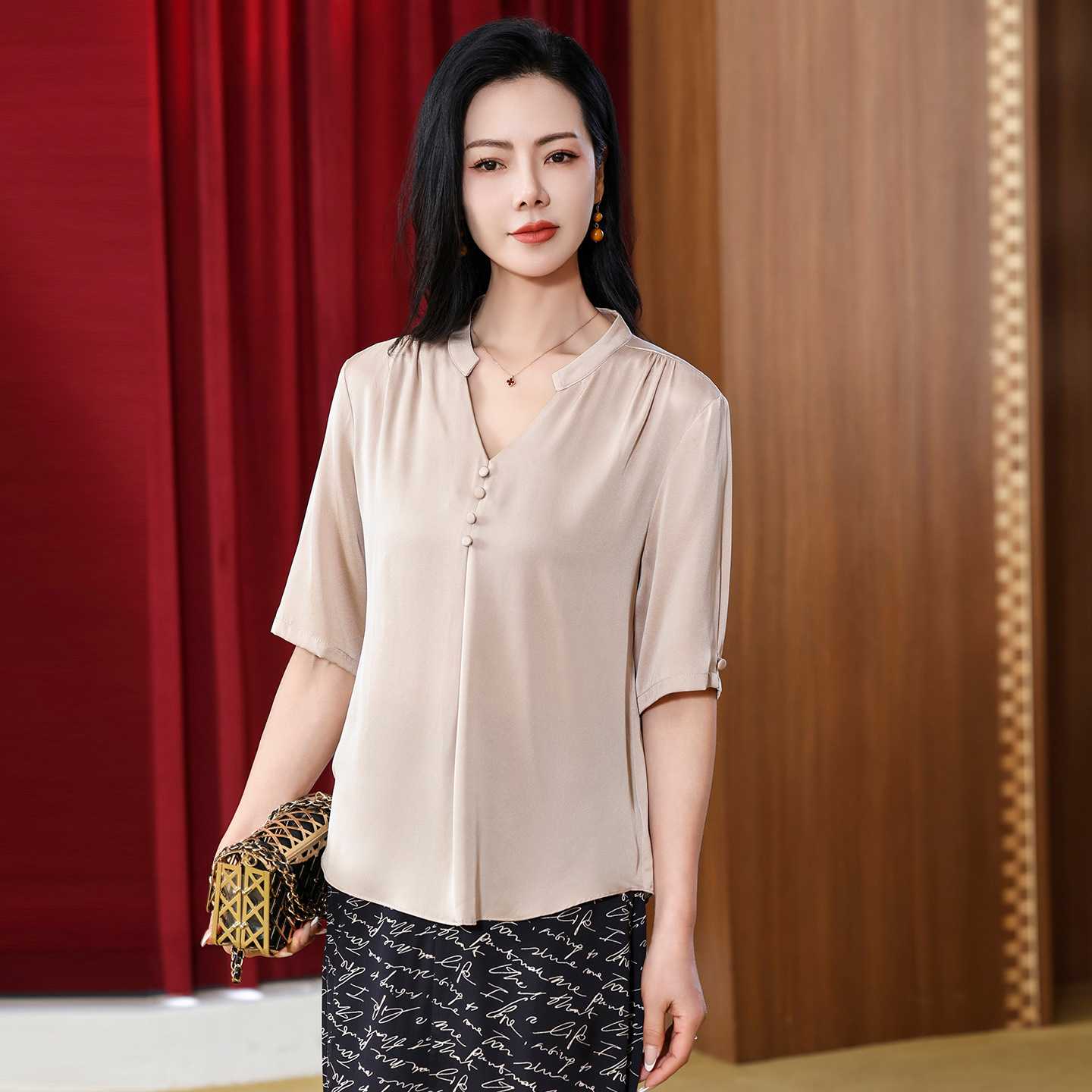 Hangzhou Silk Blouse for Women 2026 Fashion V-Neck Shirt Half-Sleeve Plus Size Loose Fit Mom's Solid Color Mulberry Silk Top