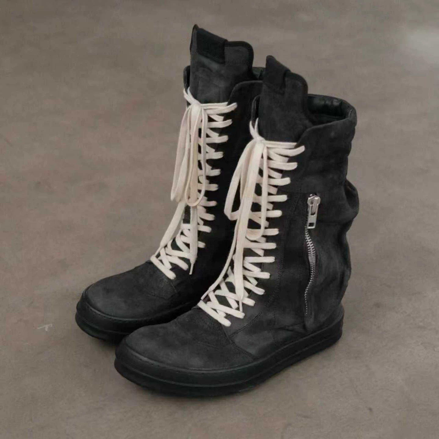 Black retro multi strap side zipper Qishi boots for both men and women, thick soled lace up round toe short boots, Martin boots