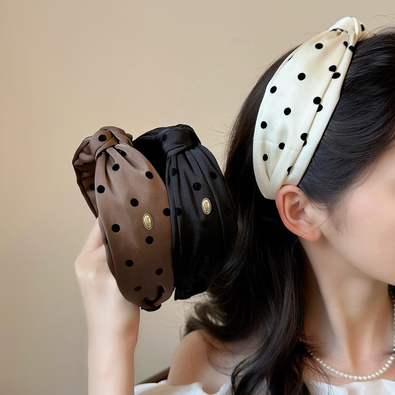 Trendy Fabric Knotted Wide Headband with Polka Dots for a Smaller Face, High Crown, Korean High-End Retro Style Hair Accessory