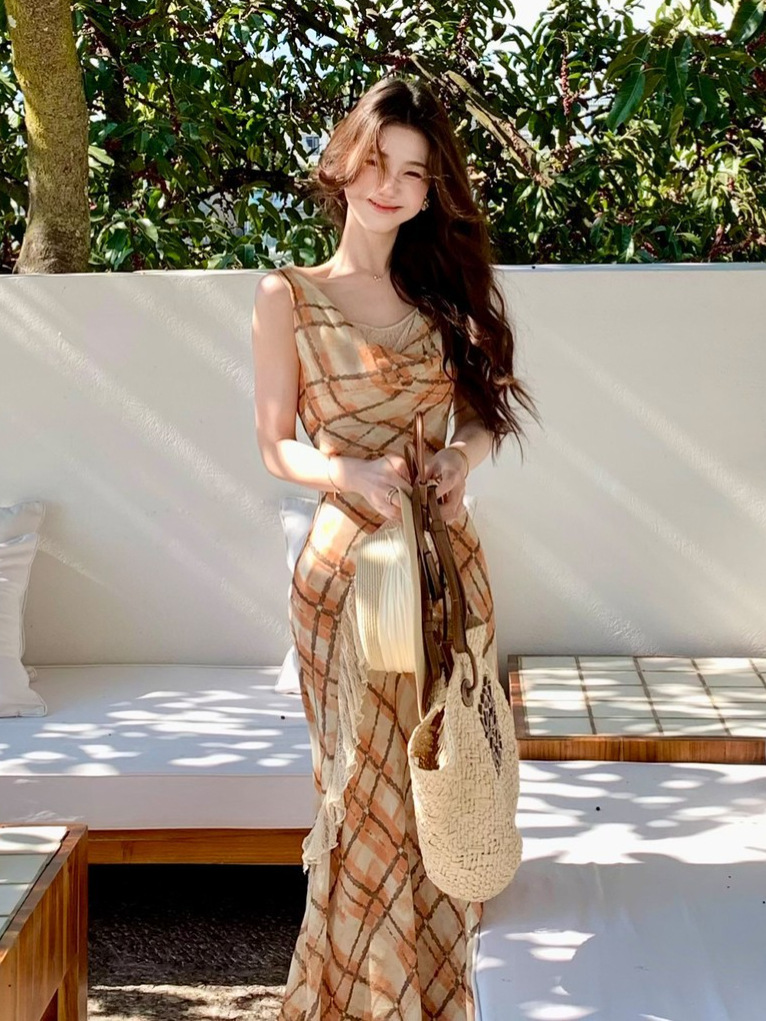2026 Summer New French Style Lazy Swing Collar Sleeveless Plaid Print Draped Lace Patchwork Long Dress for Travel and Outings