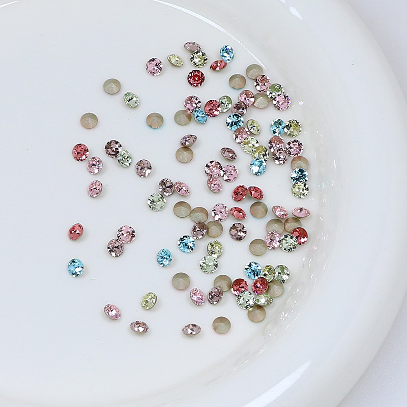 Dongzhou Manicure Diamond 4mm Round Rhinestone K9 Pointed Bottom Glass Flash DIY Jewelry Accessories Broken Diamond Nail Decoration