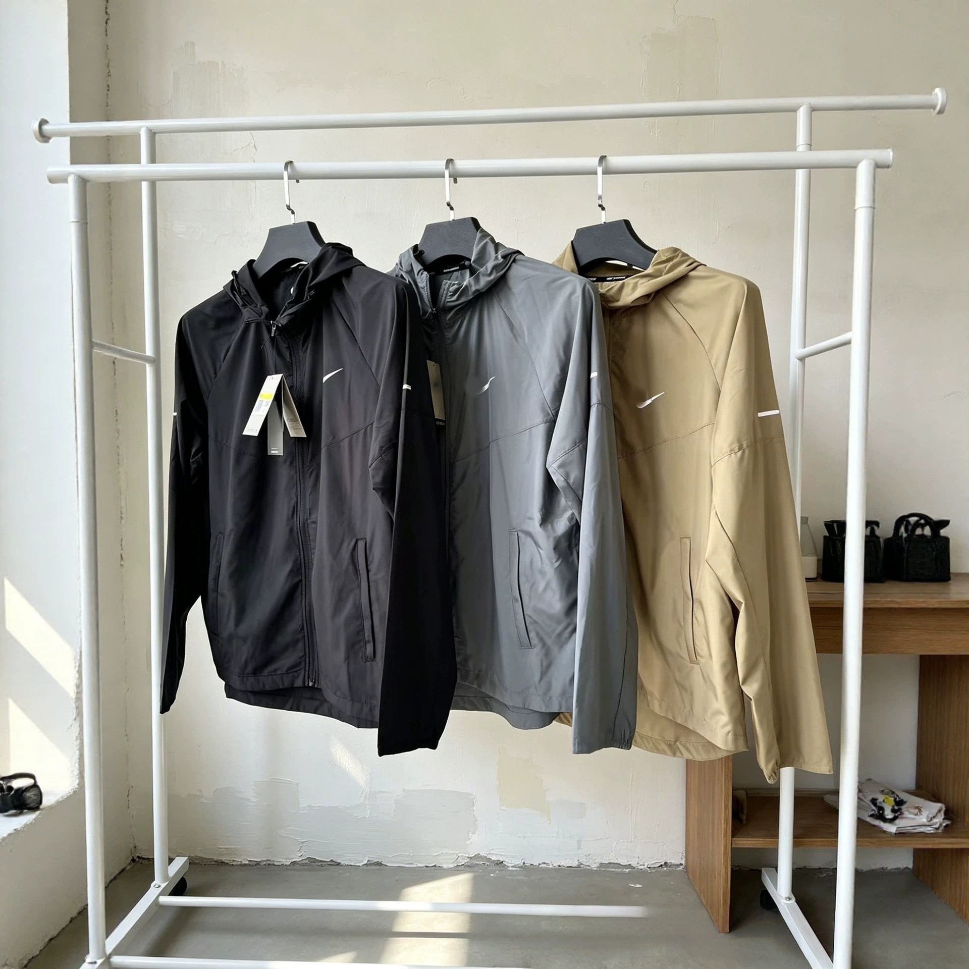 Cross-Border Summer Sun Protection Clothing Nk Men's and Women's Lightweight Breathable Quick-Drying Sports Jacket Skin Jacket Hooded Outdoor Leisure QC-foto från 1688 på Qualit.ly