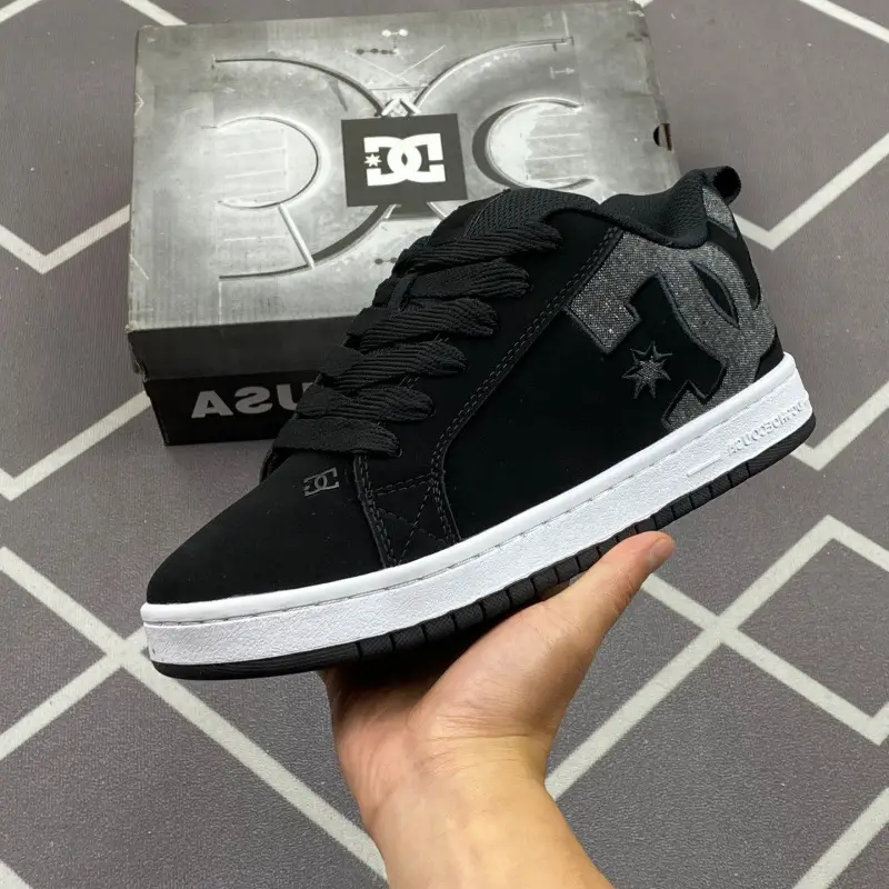 New Dc Shoes Men's and Women's Sneakers Cowhide Fashion Skate Shoes Street Trendy Sports Shoes Simple Casual Trendy Shoes