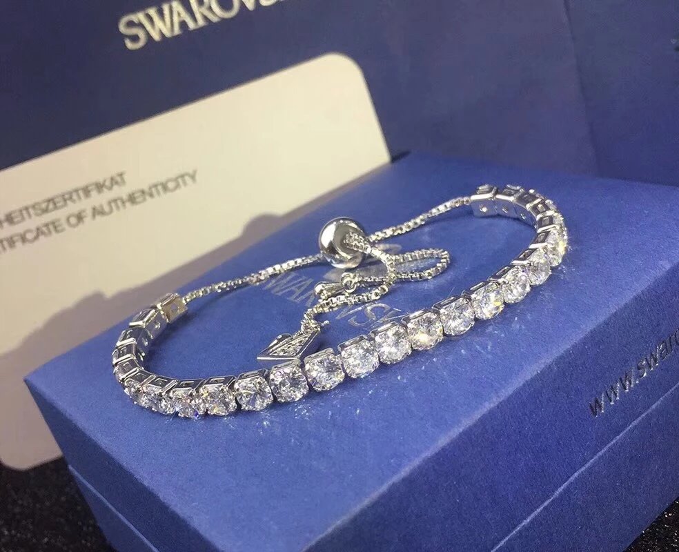 施华洛世奇#SWAROVSKI一排水晶手链👏🏻👏🏻👏🏻专柜原版开模 原版伸缩调节设计😘电镀铂金,配专柜包装