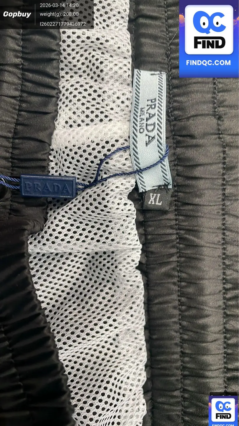 Shorts with Triangle Detail and Matching Drawstring at the Bottom, Two Colors 55011813