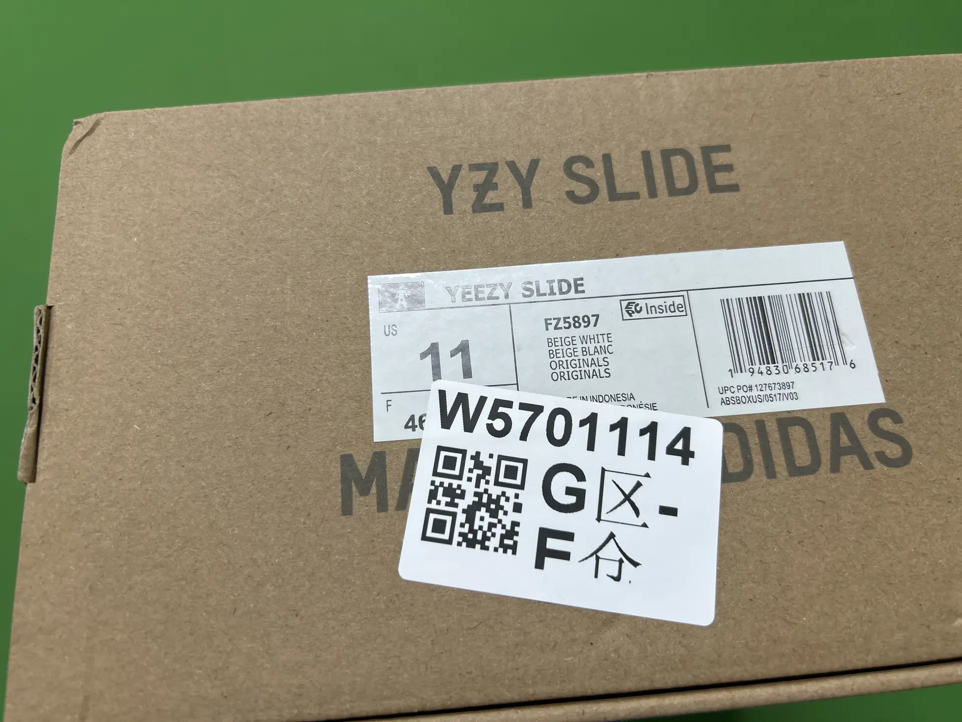 Adidas Yeezy Slide Beige White