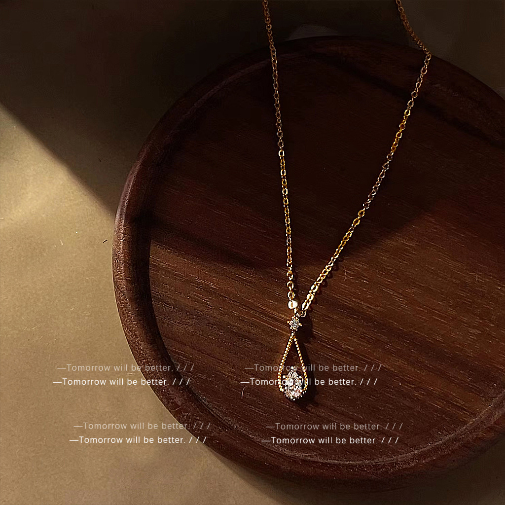 Ten Thousand Years at a Glance ~ French Commuter Zircon Clavicle Chain for Women, Accessible Luxury Design, Super Fairy Elegant Necklace for Best Friends