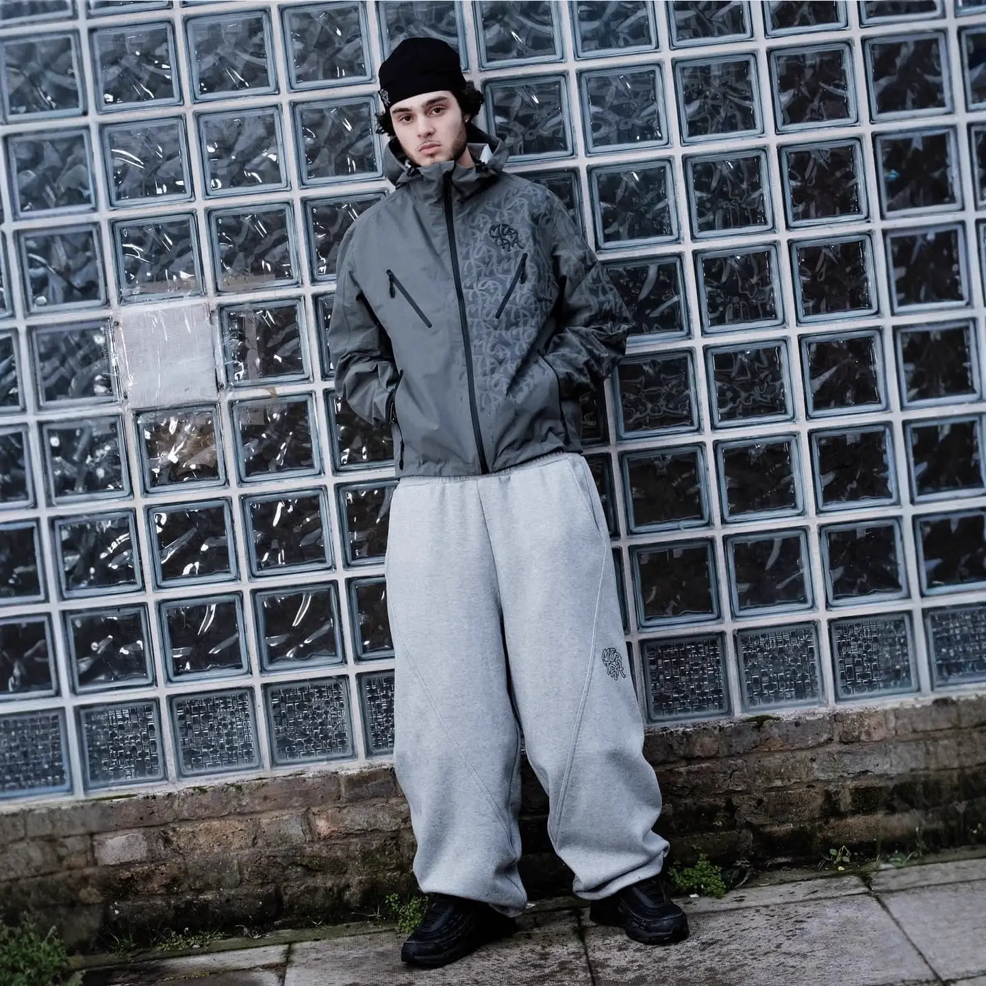 Mertra Embroidered Sweatpants Grey