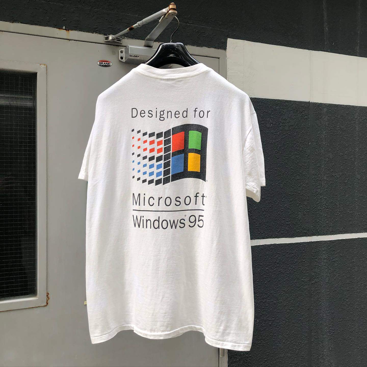 Windows95 Retro Window Logo Print Niche Artistic Style Personalized Short-Sleeve T-Shirt American Nostalgic Commuter Style QC photo from TAOBAO on Qualit.ly