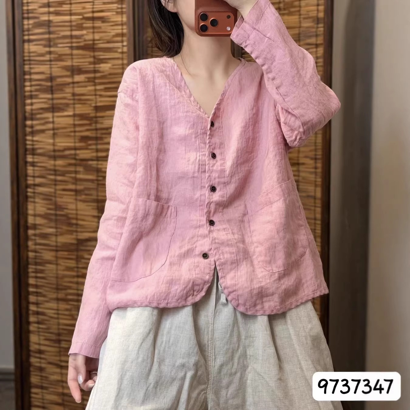 2026 Spring New Style: Elegant and Versatile Solid Color Linen Long Sleeve Cardigan Top with V-Neck and Single Button Design for Commuting and Artistic Style