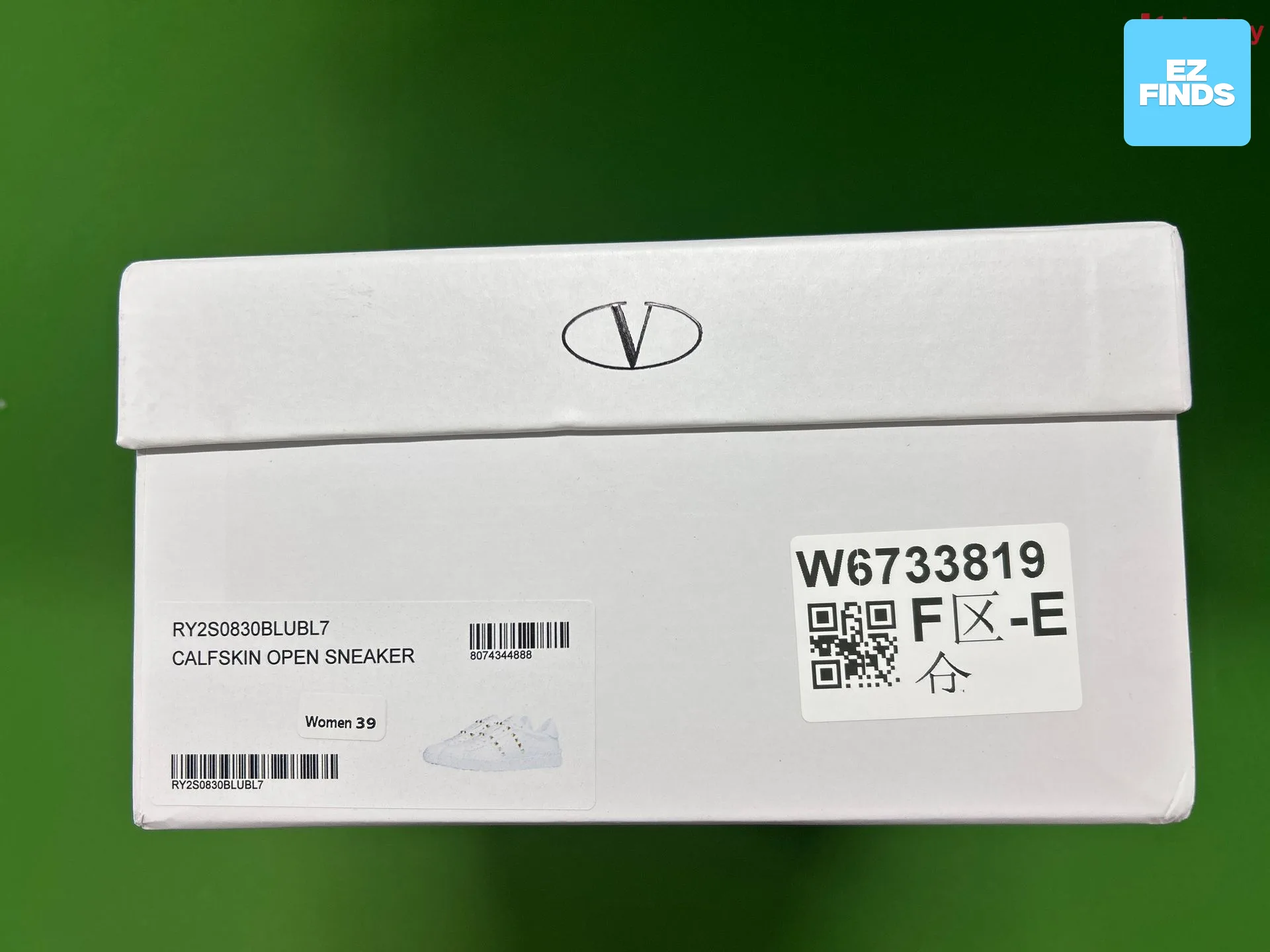 Foreign trade V home casual sneaker rivet white shoes leather fashion couple shoes men and women with shoes Foto QC da 1688 su Qualit.ly QC