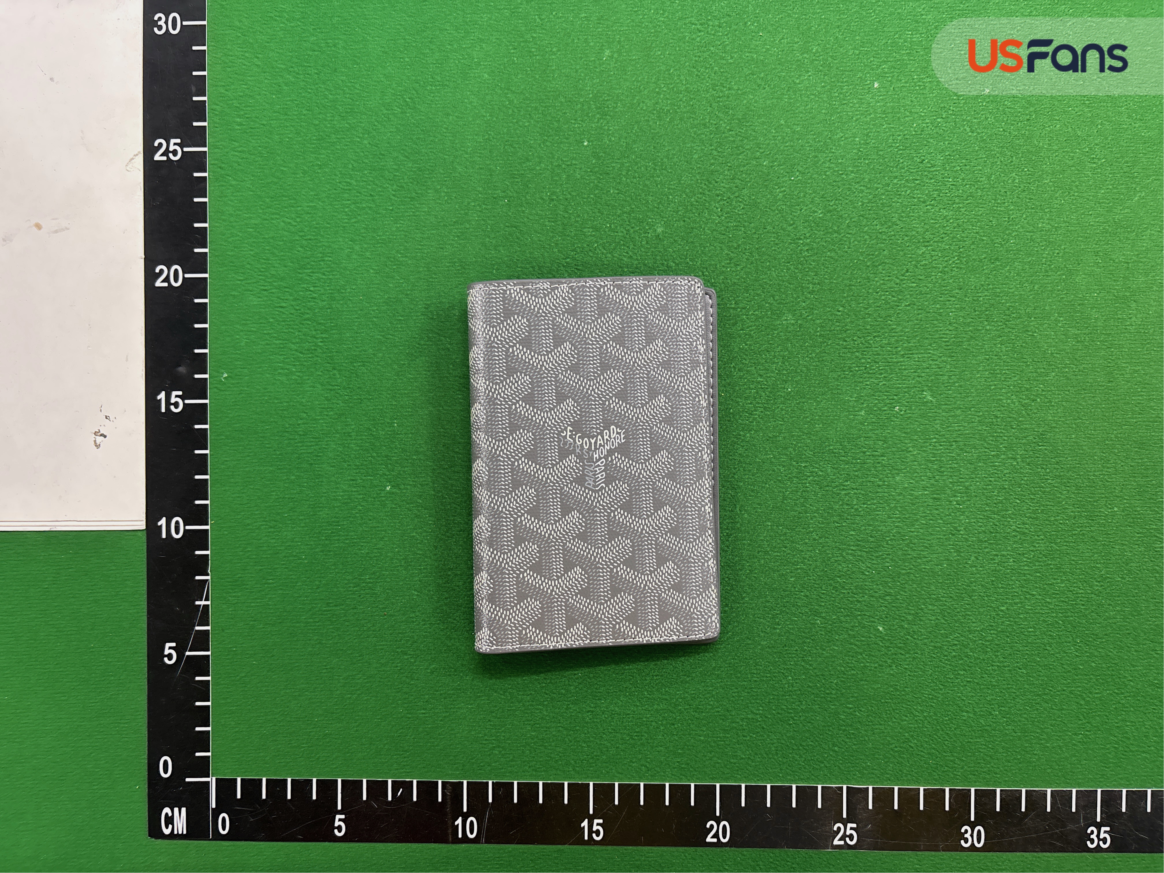 Goyard passport holder QC