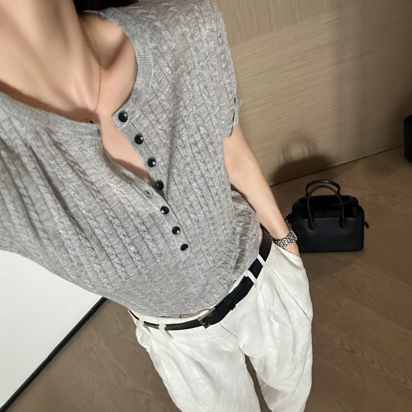 2026 New Style Knitted Short-Sleeved Women's Summer Korean Style Slim Fit Versatile Work Clothing Top Pure Color Button Pullover