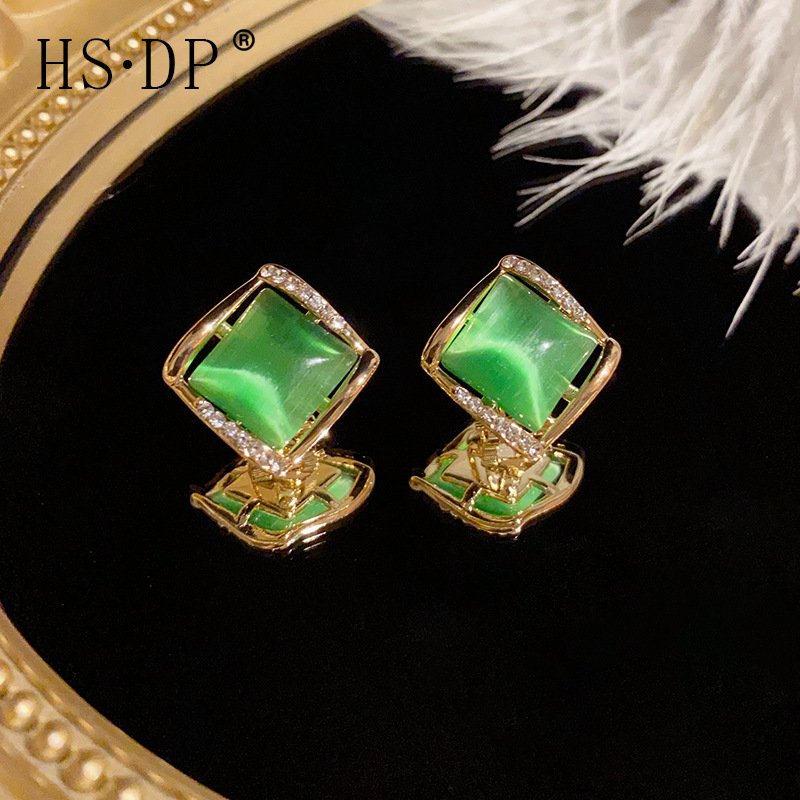 Advanced sense green diamond cat's eye stone earrings s925 silver needle simple fashion exquisite personality Joker earrings wholesale