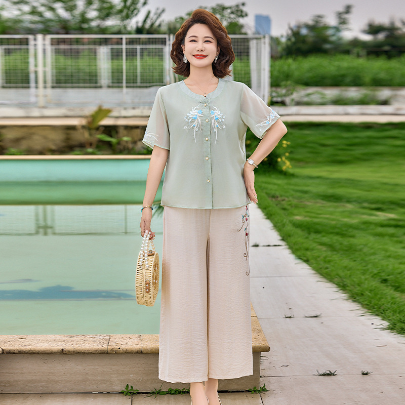 Middle-Aged and Elderly Women's Summer Clothing Set 2026 New Stylish Short-Sleeved Round-Neck Shirt Mom's Summer Cardigan Two-Piece Set