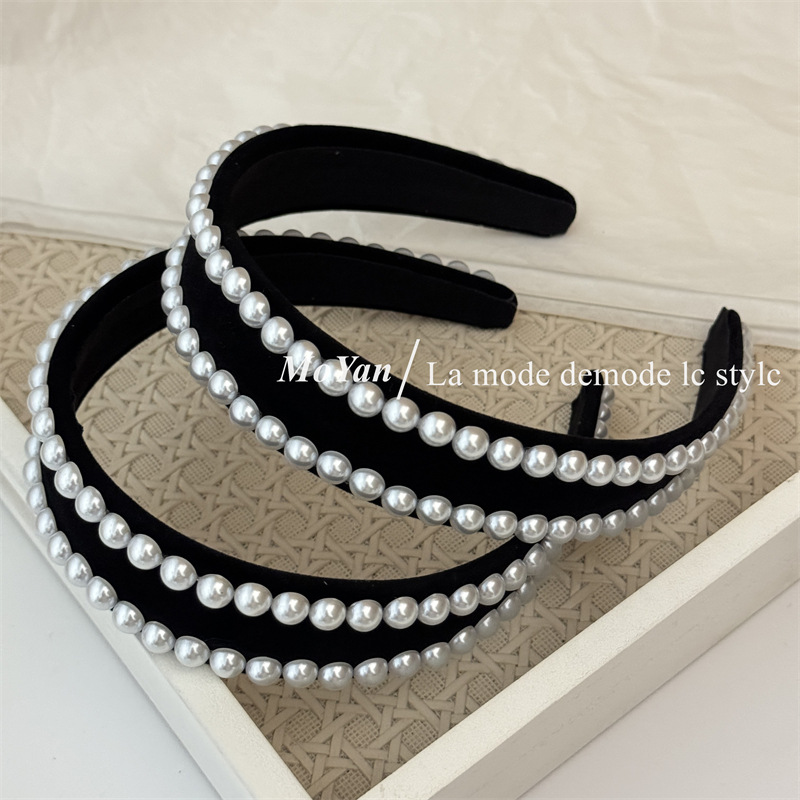 Korean Style Chanel-Inspired Double-Row Pearl Velvet Wide Headband with a High-End Feel, Versatile and Elegant, Simple and Fashionable Hair Accessory