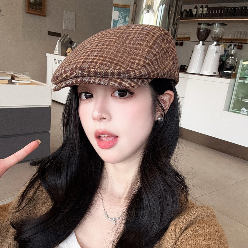 2025 Korean Version Versatile Plaid Beret for Women Early Autumn Versatile Face-Slimming Artist Hat Simple Elegant Forward Hat