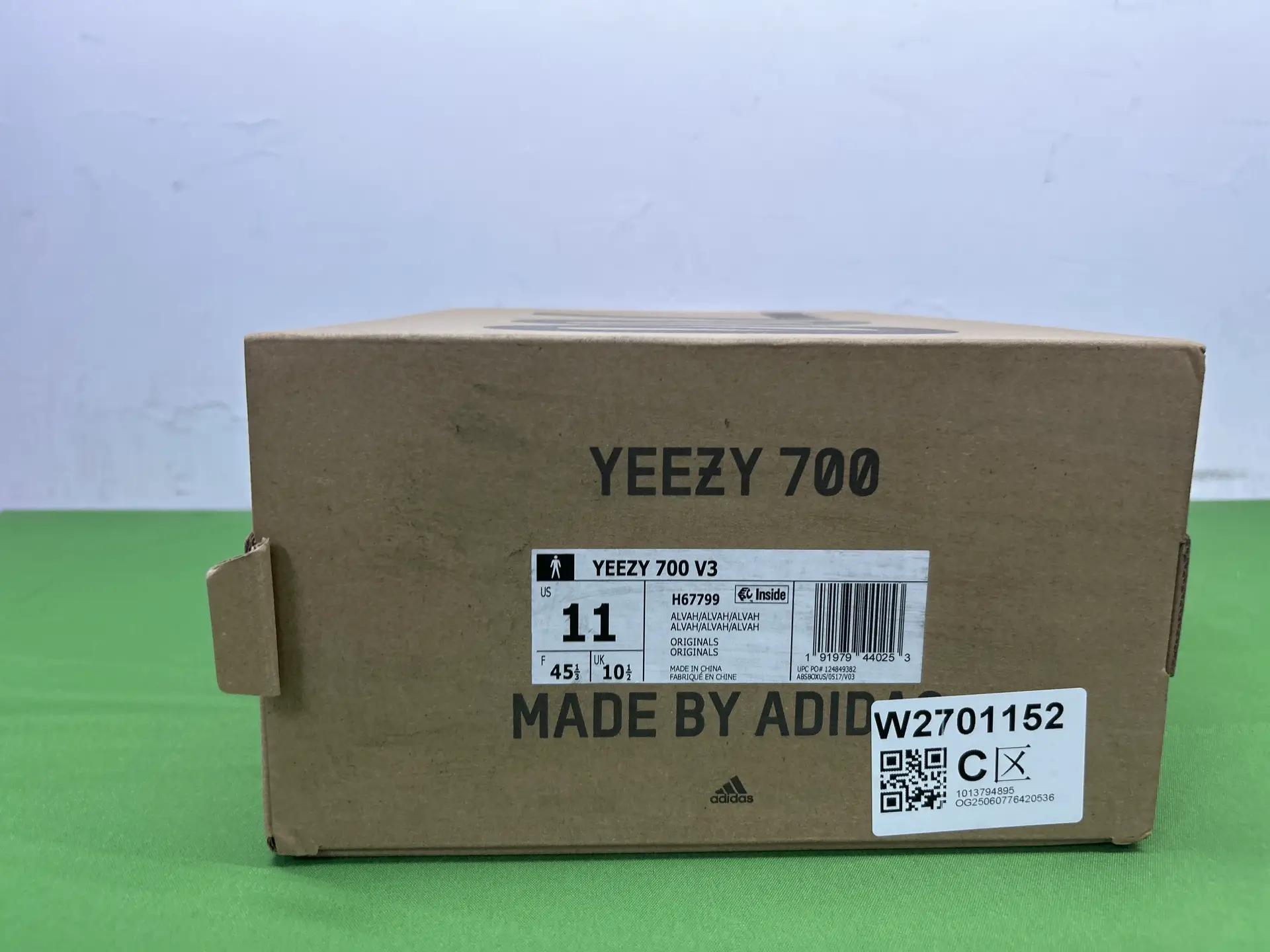 Adidas Yeezy 700 V3 Alvah