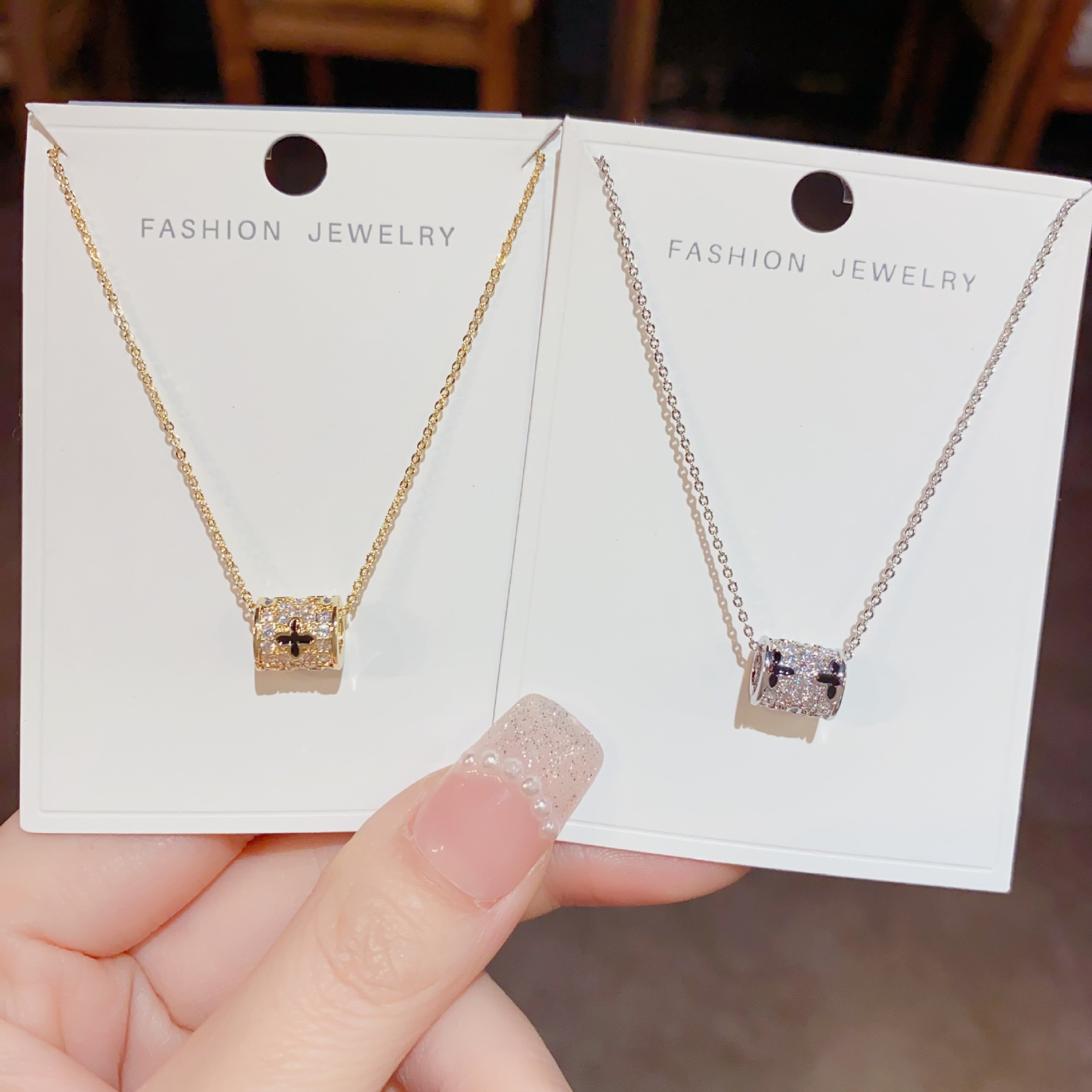 Korean-style exquisite small fashion micro-inlaid zircon necklace light luxury cold style simple versatile commuter sweater chain women
