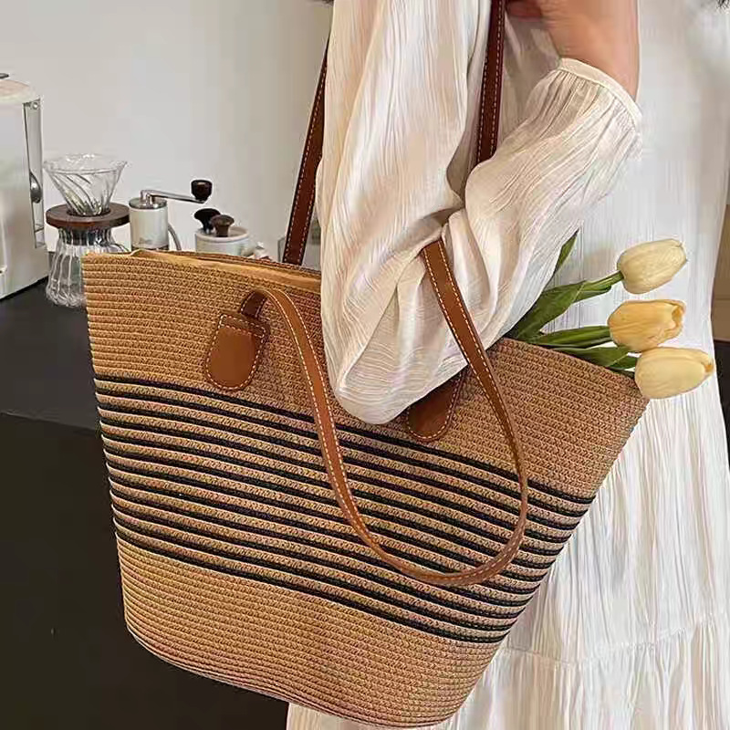 Beach Vacation Beach Bag for Women 2026 New Summer Woven Shoulder Bag Large Capacity Underarm Straw Bucket Bag