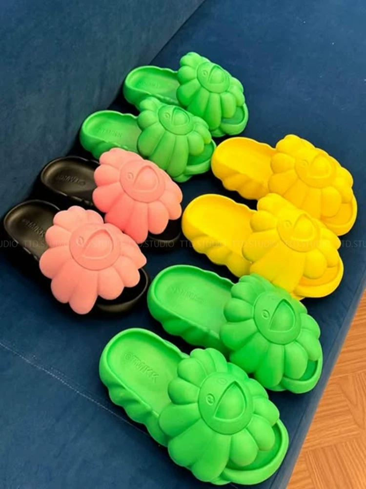 Murakami Takashi Tmkk Flower Field Sunflower Trendy Slippers Summer Water-Resistant Breathable Casual Thick-Soled Cute Eva Slippers Foto QC de TAOBAO na Qualit.ly