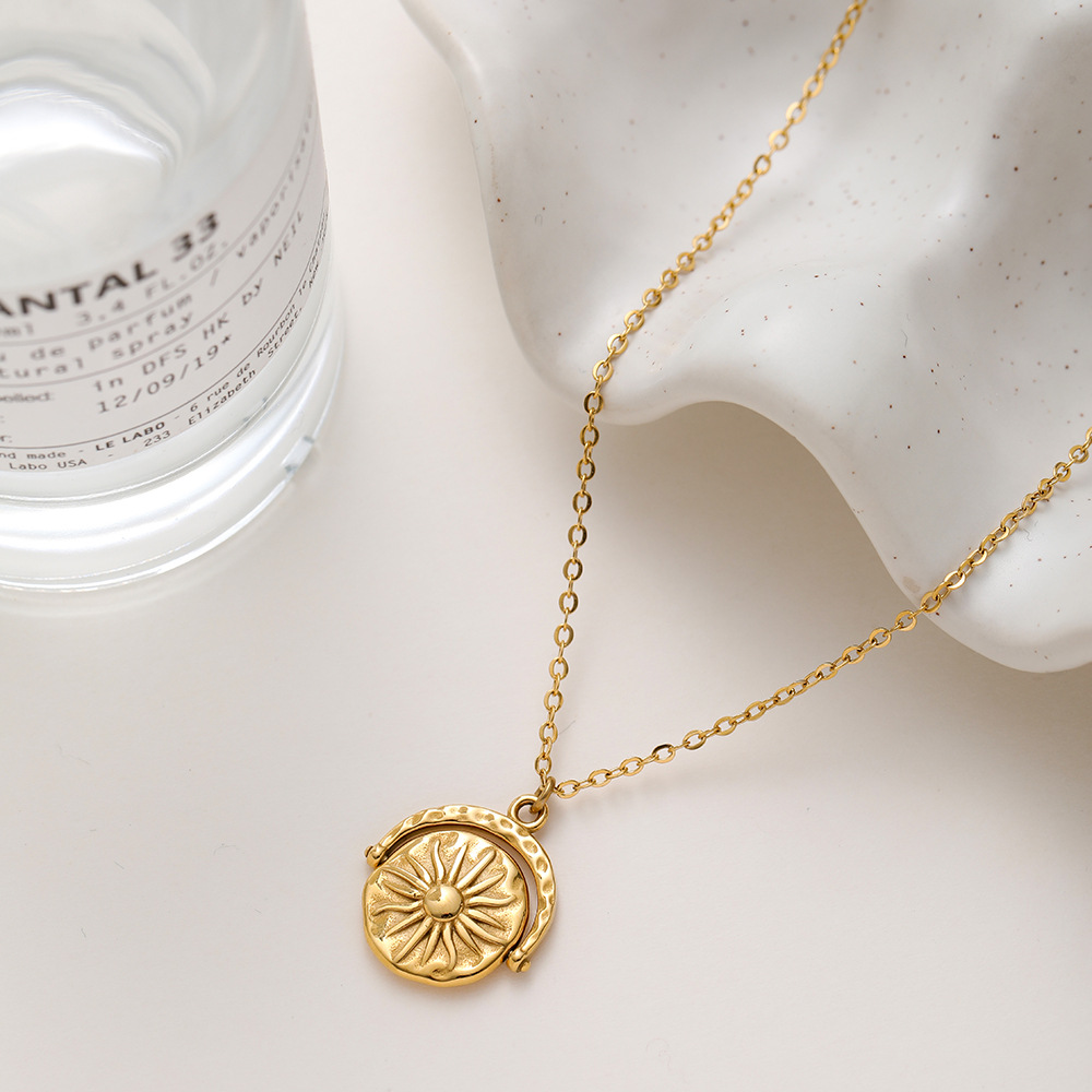 Cross-Border Ins Double-Sided Star and Moon Stainless Steel Rotatable Pendant Necklace, 18K Gold Plated, Waterproof, Vintage High-End Neck Accessory
