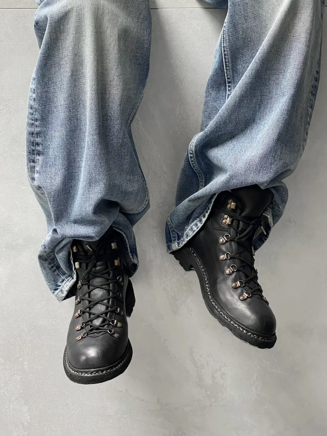 Ghost Emperor 19 Retro Hiking Martin Boots for Men, British Style Thick-Soled Height-Increasing Motorcycle Boots, High-Top Distressed Leather Shoes, Workwear Short Boots