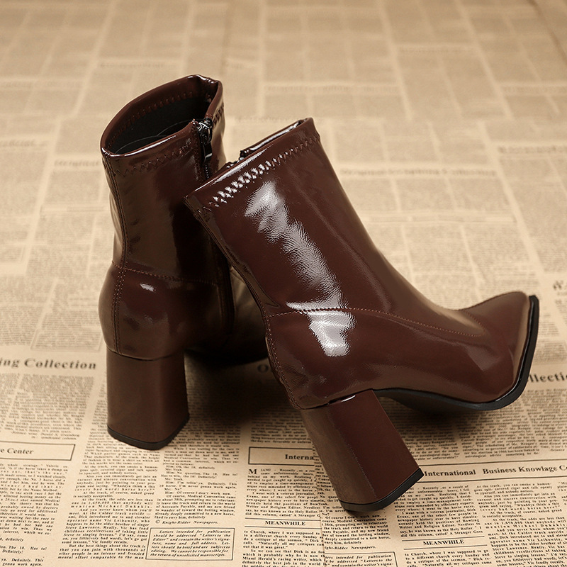 2025 New Large Size Women's Shoes 41-43 Pointed Toe Thick Heel Temperament Soft Leather Fashion Short Boots Winter High Heel Martin Boots