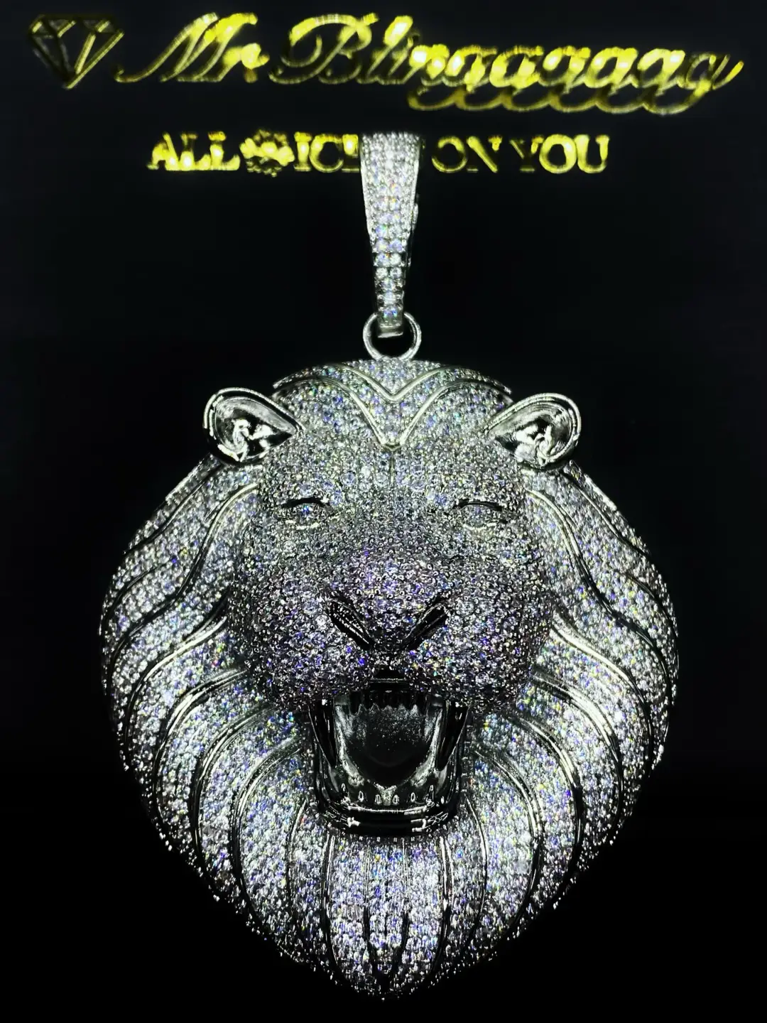 Mr.Blingggggg Fashion hip hop Jewelry Full of Diamonds Large White Golden Domineering Lion Head Lion King Pendant