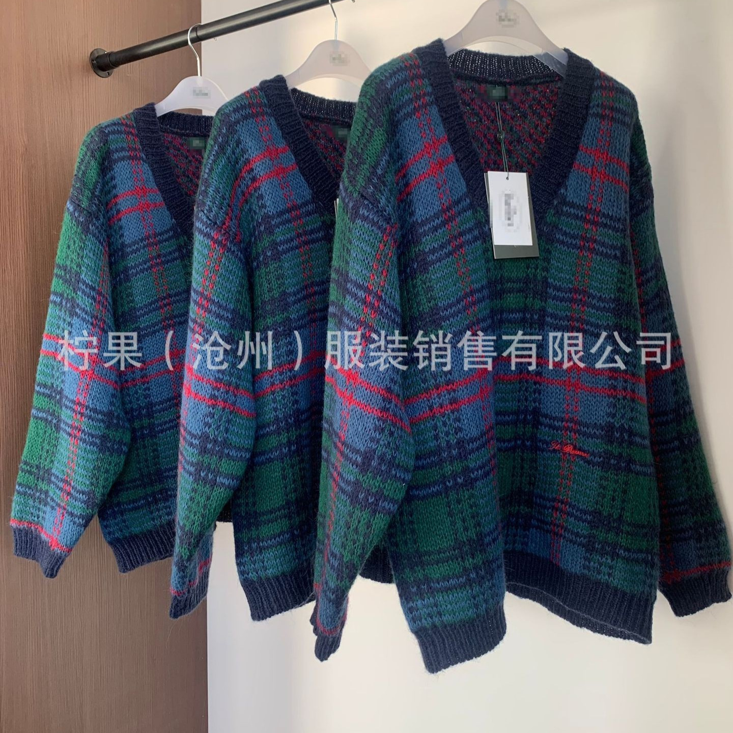 Now, Korean Designer Christmas Color-Blocked V-Neck Plaid Pullover Sweater from Dongdaemun