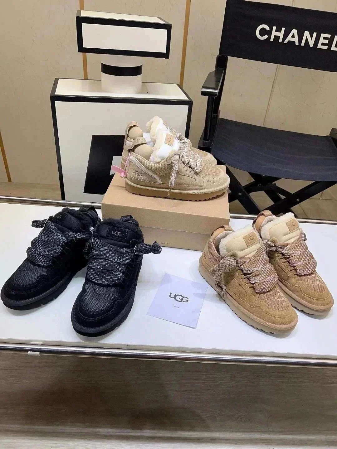 u丑  带鞋带棉鞋 WhatsApp: +853 6686 4886