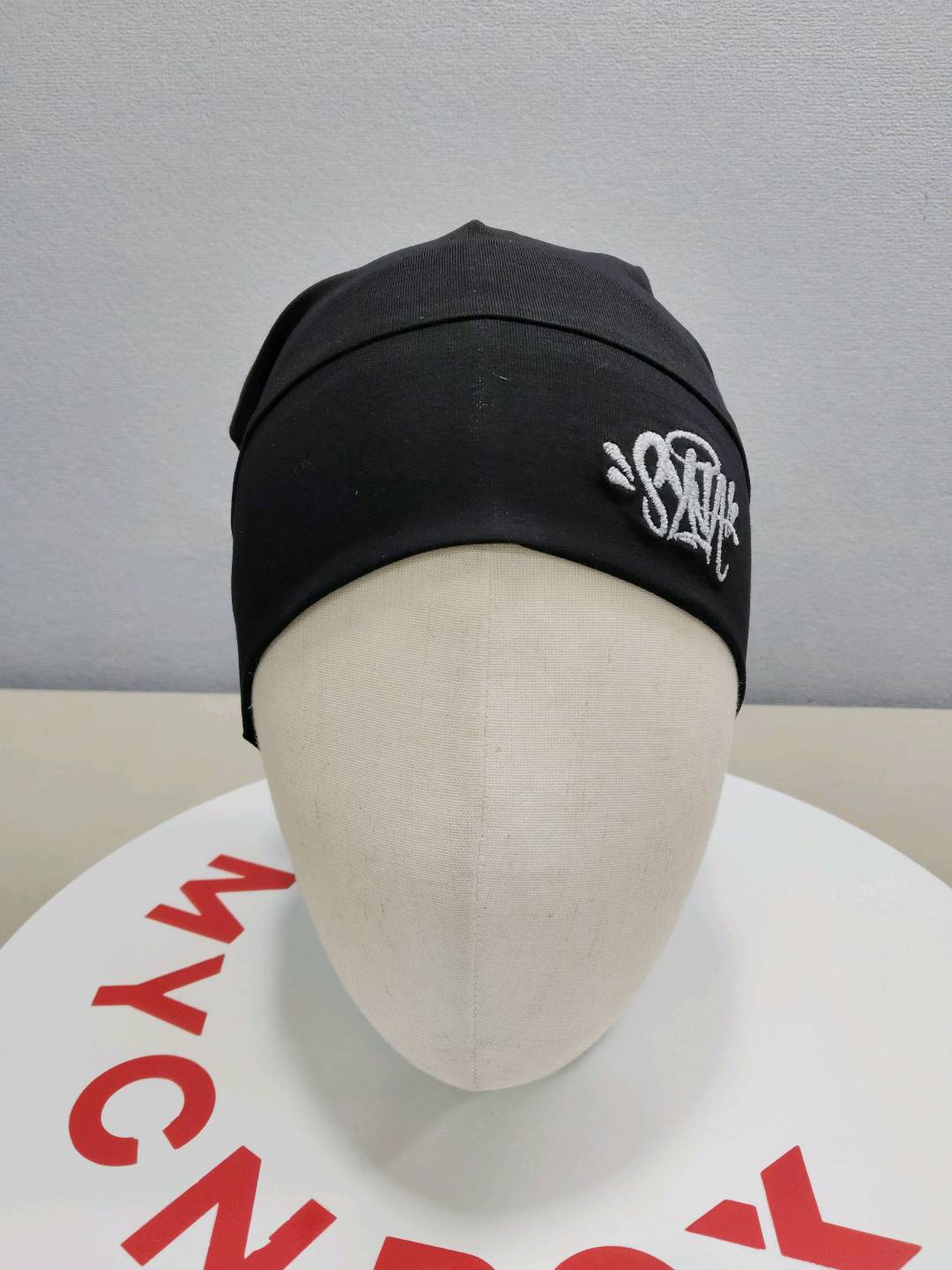 syna world beanie QC
