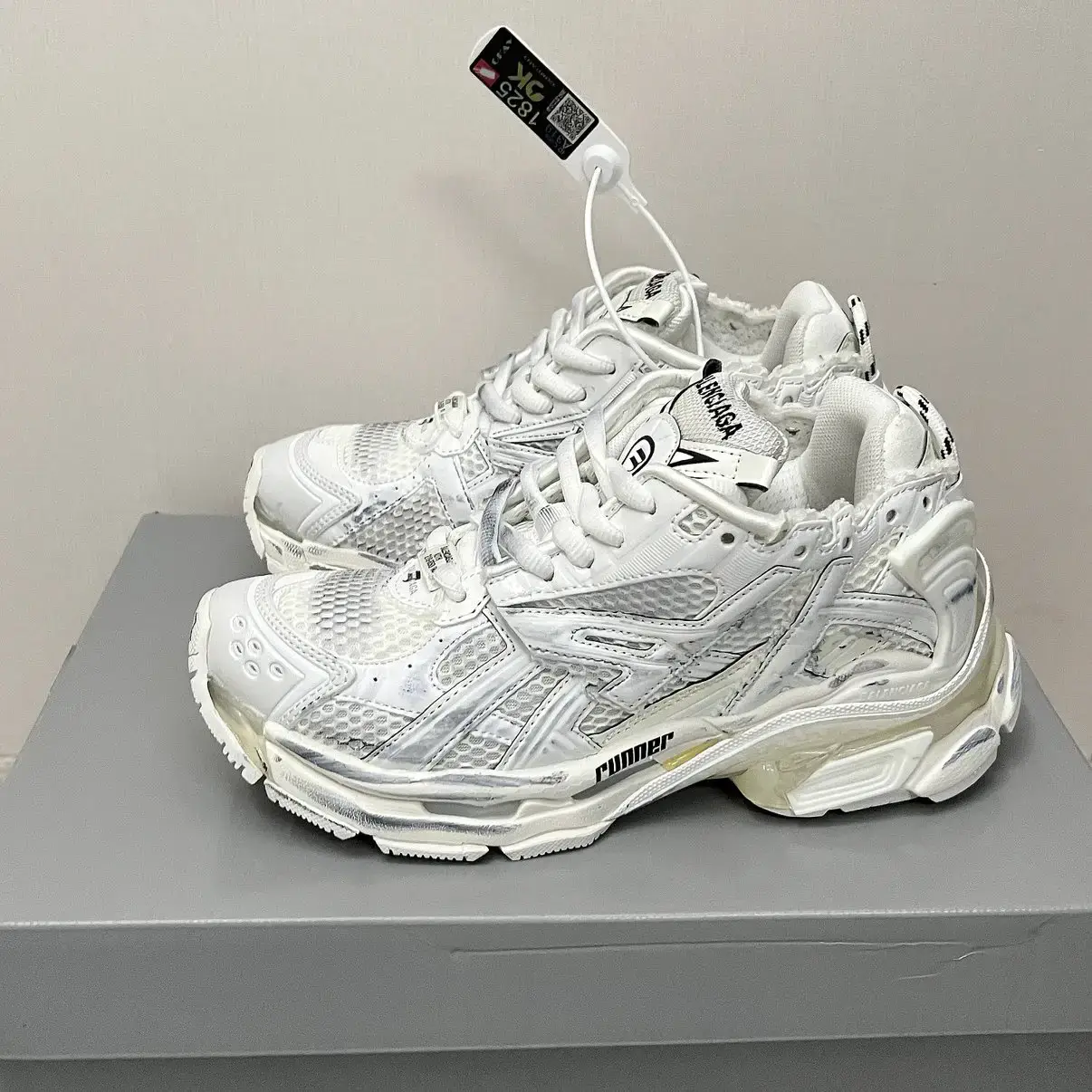 Balenciaga Runner White