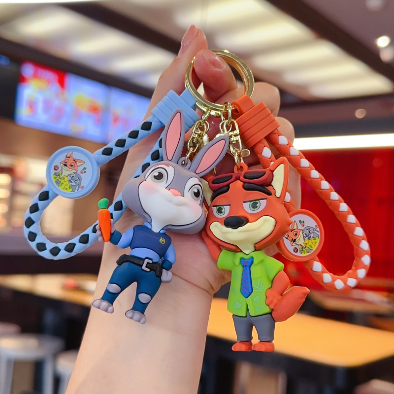 Zootopia 2 Keychain Rabbit Police Officer Judy Fox Nick Anime Peripheral Couple Car School Bag Pendant