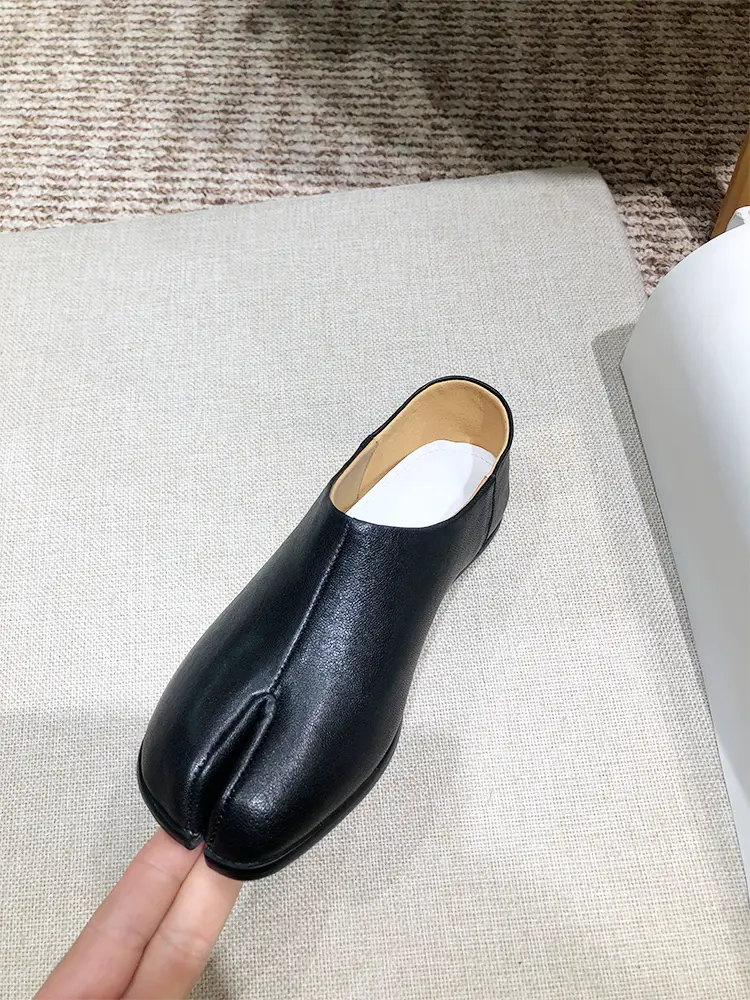Split-Toe Shoes for Women 2025 Spring New arrival Genuine Leather Flats Couple Men's Tabi Flats Pig Trotter Slip-On Bean Bag Loafers