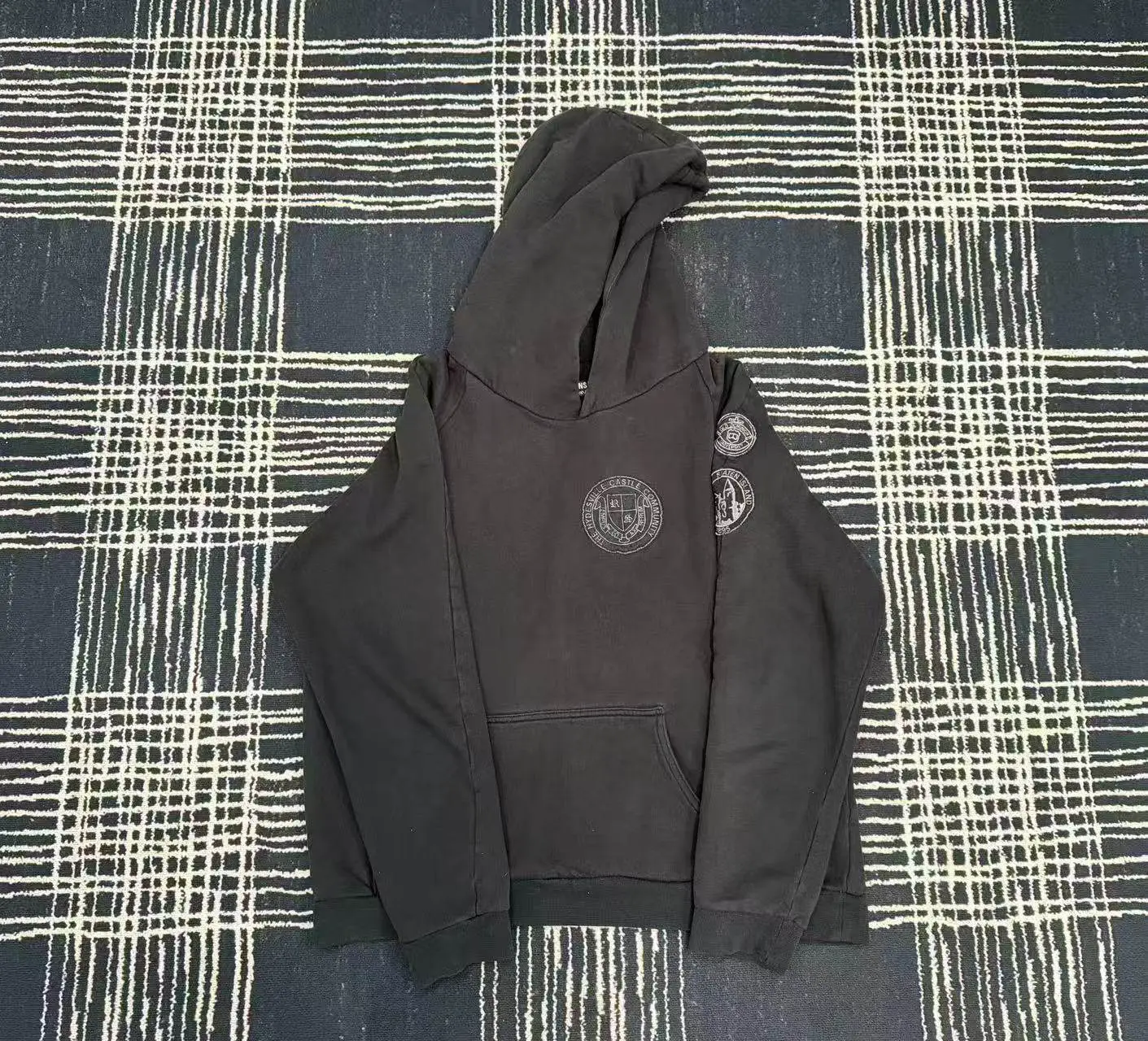 MADEBYSWAG independently creates vintage hoodies using the 'HYDESVille hoodie' technique