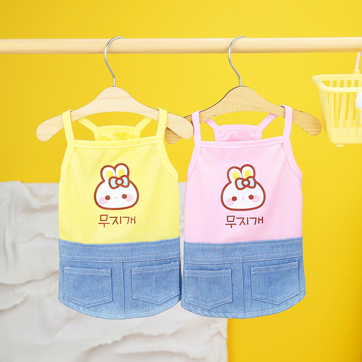 Pet clothes pet dog denim skirt clothes pet clothing spring and summer new 23 denim pocket skirt