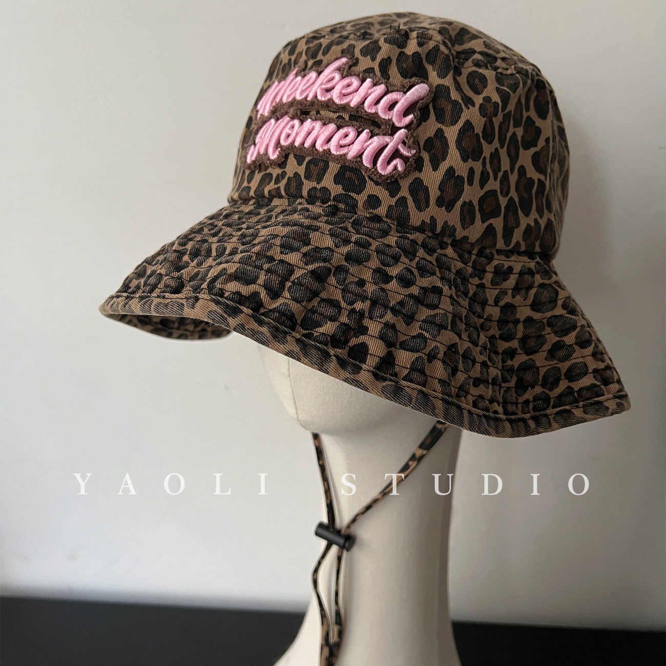 Yaoli American Retro Weekend Embroidered Leopard Print Fisherman's Hat for Women, Casual Sun Protection Hat for Men