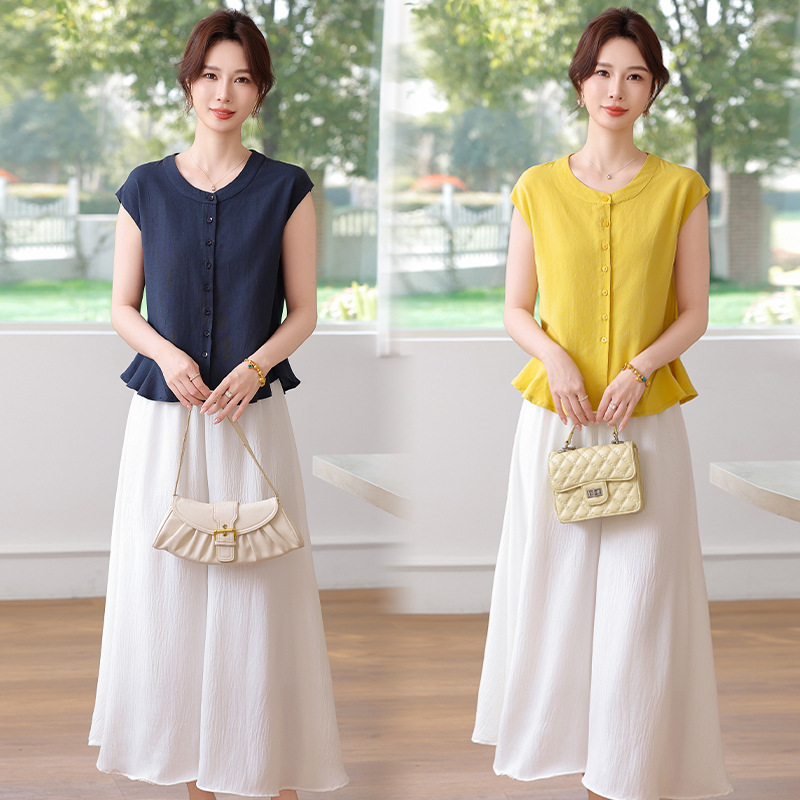 2026 New Style Mother's Short-Sleeved Suit for Middle-Aged and Elderly Women, Fashionable and Age-Reducing Two-Piece Set, Elegant Shirt Top