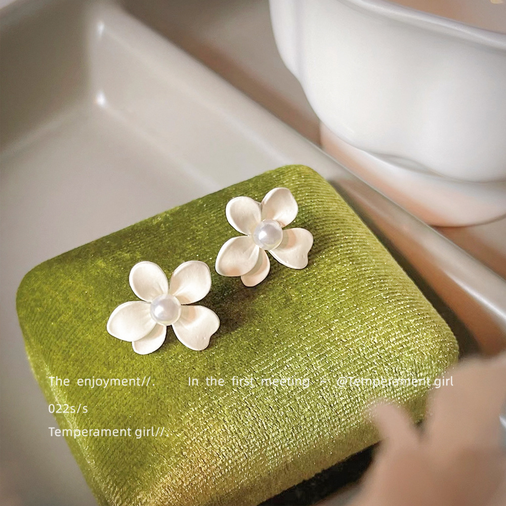 Matte Lacquer Flower Design~Silver-Plated Needles, Beautiful and Unique Fresh-Style Earrings, Recommended by Instagram Bloggers, Wholesale Earrings