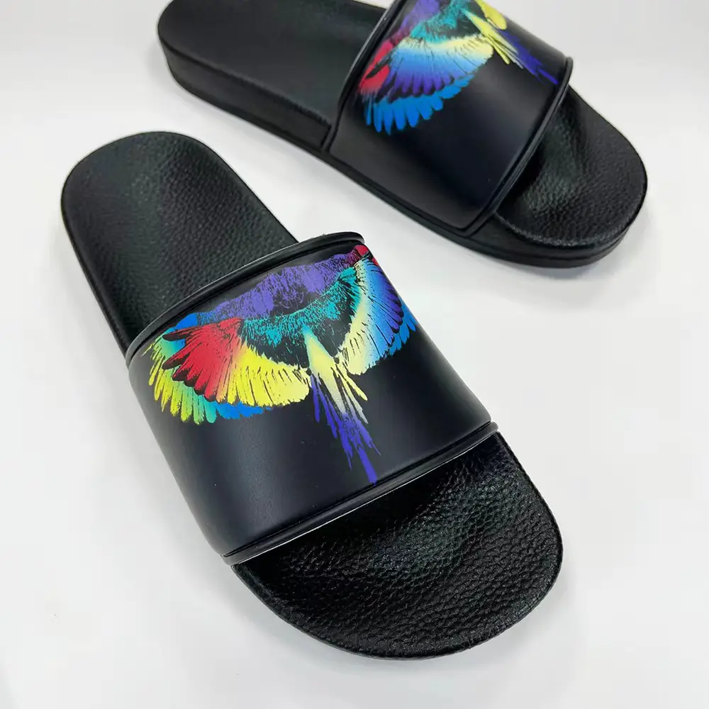 Trendy Slippers for Men Summer Outwear 2025 New arrival Popular Outdoor Sandals Outdoor Non Slip Abrasion Resistant Beach Slippers