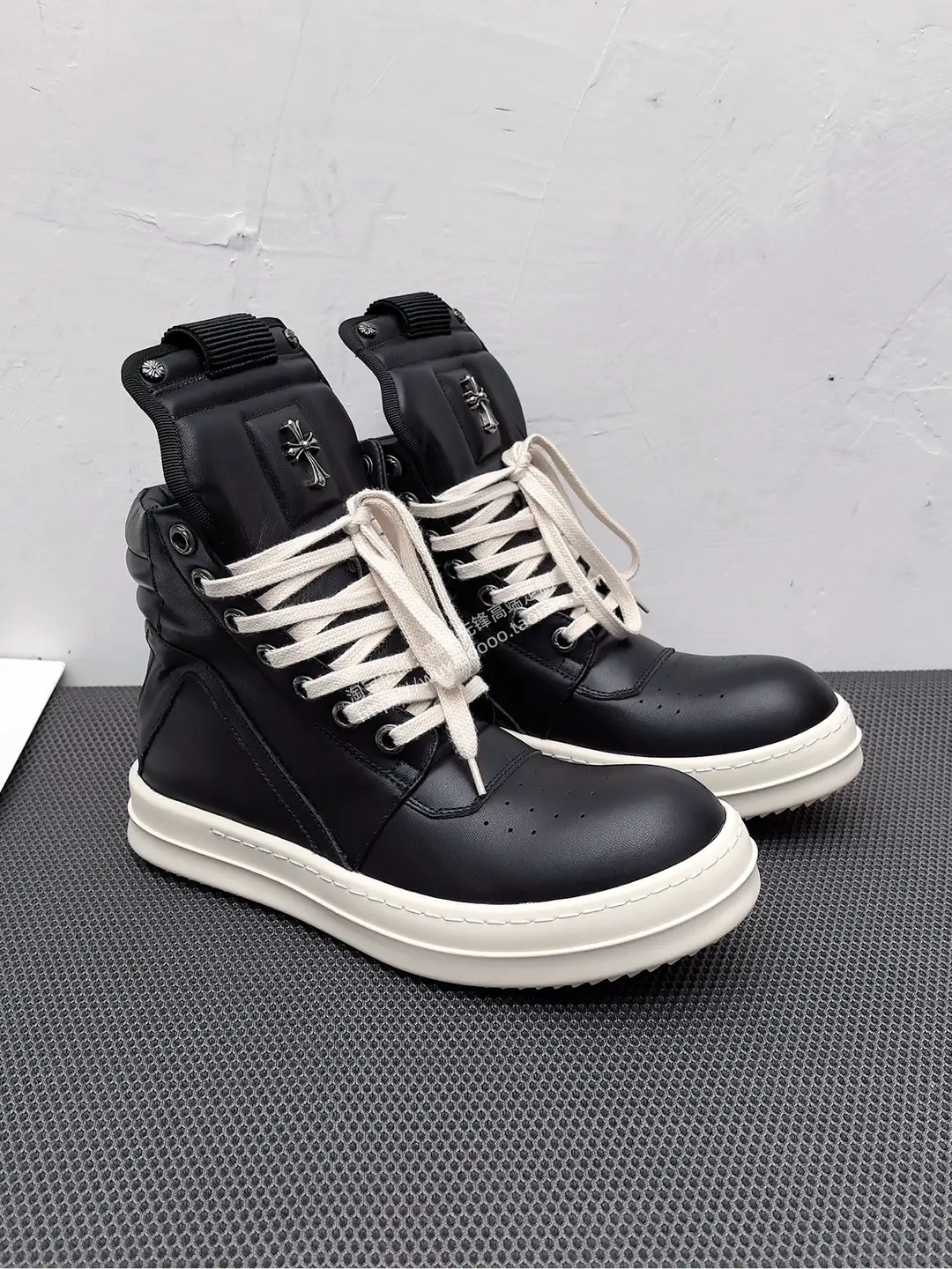European and American trendy shoes RO inverted triangle high top men's black and white cross rivet shoes thick soled casual board shoes retro short boots